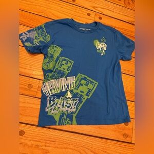 Minecraft Boys Blue and Green Kids Graphic Tee Tshirt medium